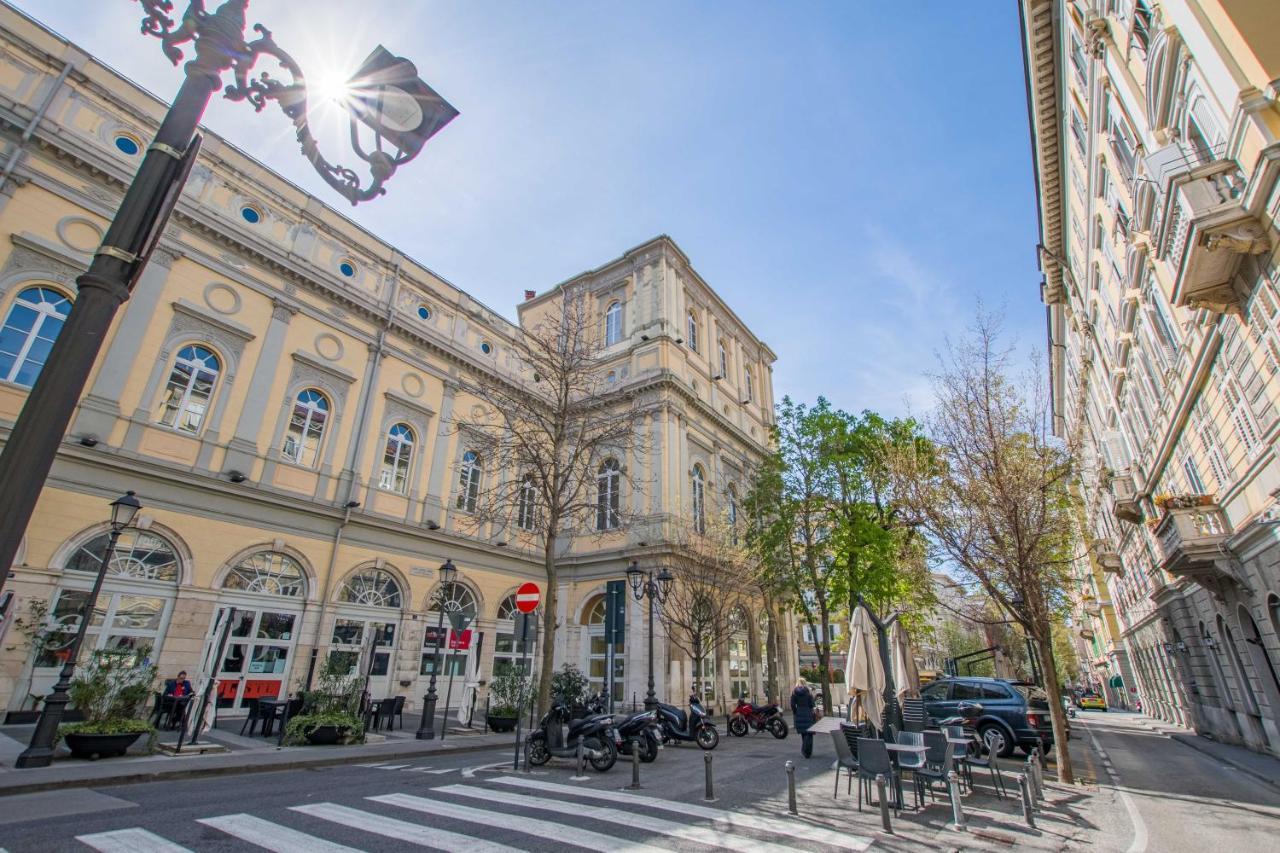 Casa Vacanze Al Teatro ترييستي المظهر الخارجي الصورة